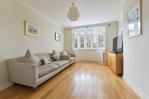 4 bedroom end of terrace house for sale, Vale Road, Worcester Park