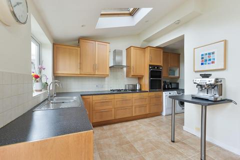 33 Vale Road, Worcester Park, KT4 7EA