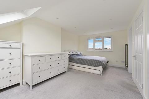 33 Vale Road, Worcester Park, KT4 7EA