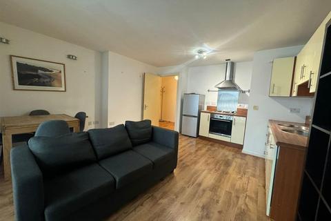 2 bedroom flat to rent, City Point 2, 156 Chapel Street, Salford
