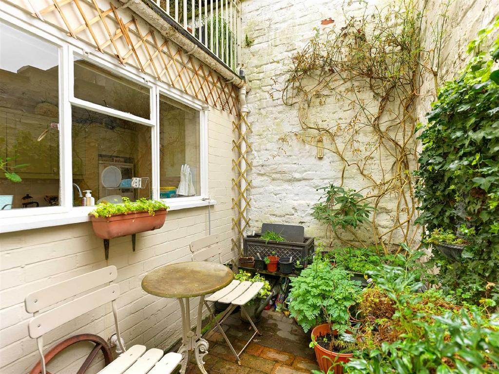 St. Johns Hill, Shrewsbury 3 bed terraced house for sale £450,000