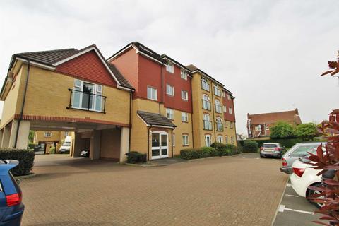 2 bedroom penthouse to rent, Charlcot Mews, Cippenham