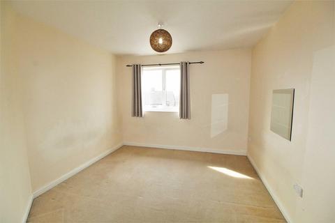 2 bedroom penthouse to rent, Charlcot Mews, Cippenham