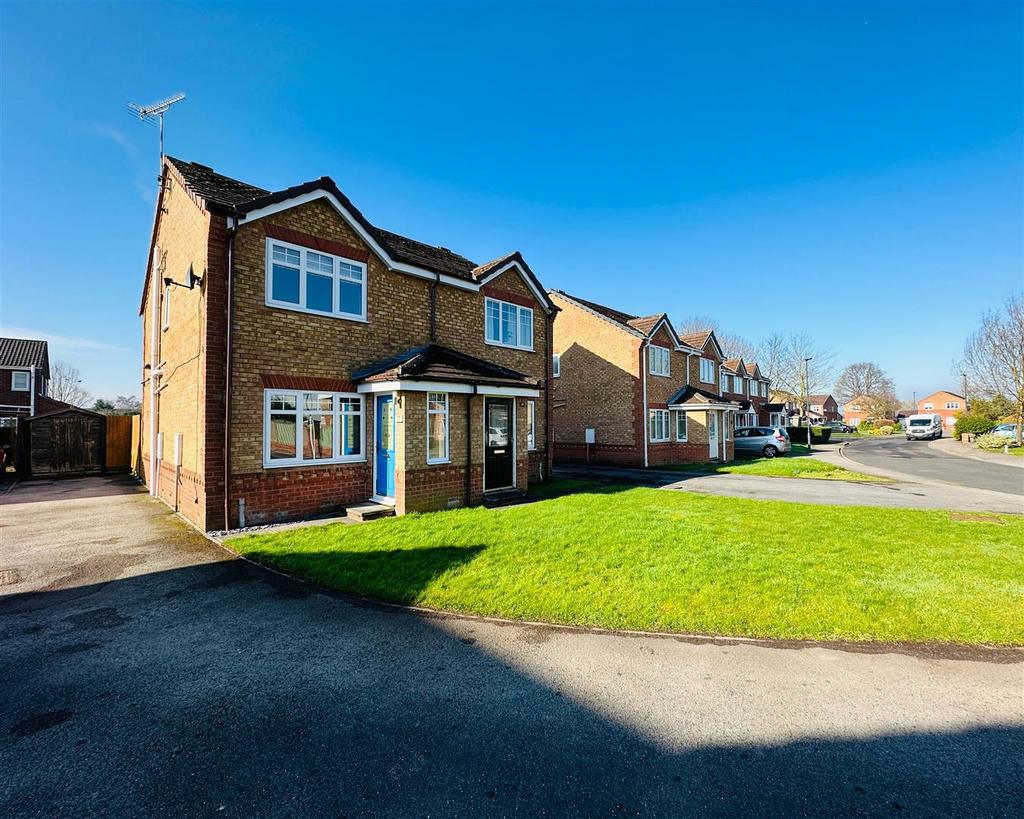 Kirkby Avenue, Selby 2 bed semidetached house for sale £190,000