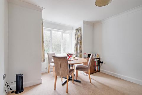 1 Saberton Close, Waterbeach, Cambridge, CB25 9QW