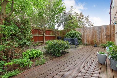 1 Saberton Close, Waterbeach, Cambridge, CB25 9QW