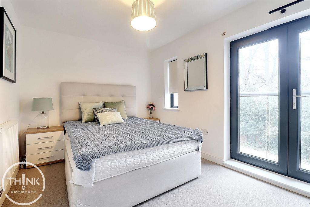 Principal bedroom