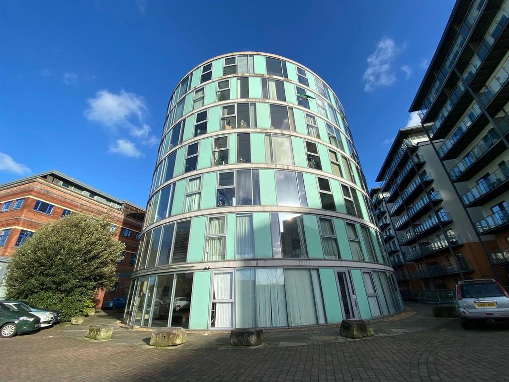 Ovale, Pollard Street, Manchester 2 bed apartment £1,100 pcm (£254 pw)
