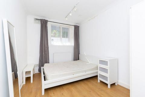 3 bedroom flat to rent, E1