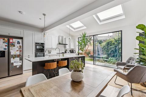 5 bedroom semi-detached house to rent - Ramillies Road, London
