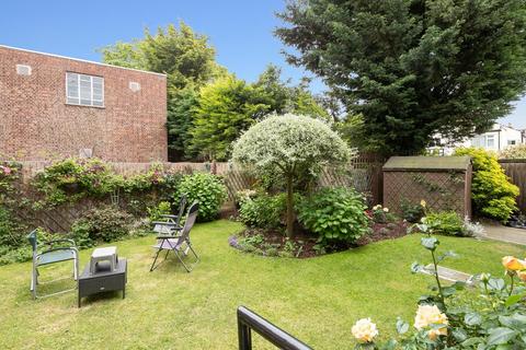 2 bedroom flat for sale, Chingford Lane, Woodford Green IG8