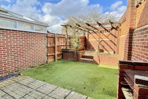 31 Fosters Spring, Lytchett Matravers, Poole, BH16 6NE