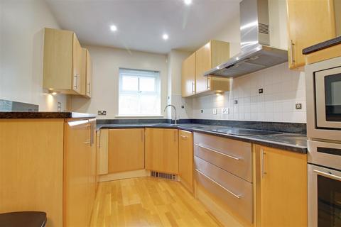2 bedroom flat to rent - Riddell Lodge, Enfield