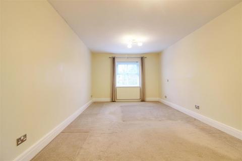 2 bedroom flat to rent - Riddell Lodge, Enfield