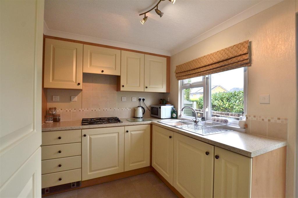 Kitchen 2.JPG