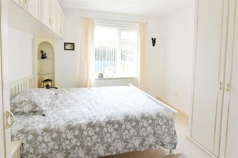 2 bedroom bungalow for sale - Riverside Close, Elvington, York