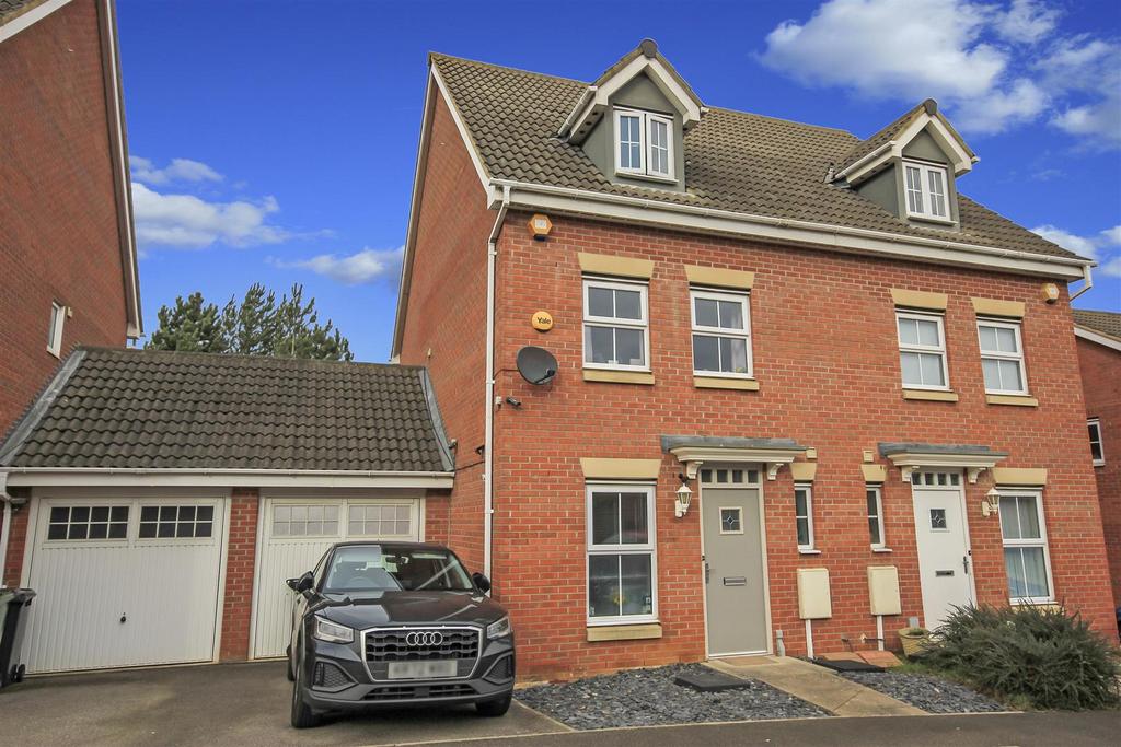 Wilkie Road, Wellingborough NN8 3 bed semidetached house £269,500