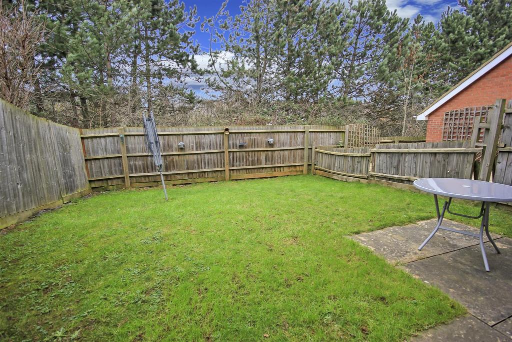 Wilkie Road, Wellingborough NN8 3 bed semidetached house £269,500