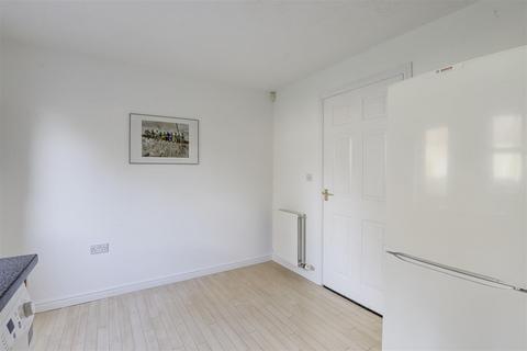 36 Emperor Close, Nottingham, NG5 1QR