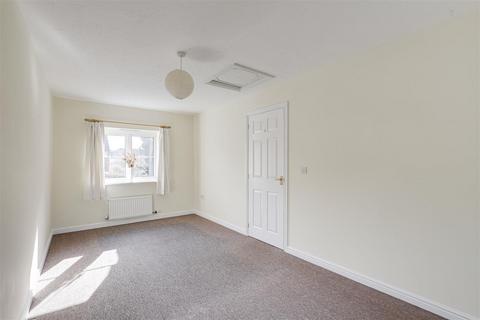 36 Emperor Close, Nottingham, NG5 1QR