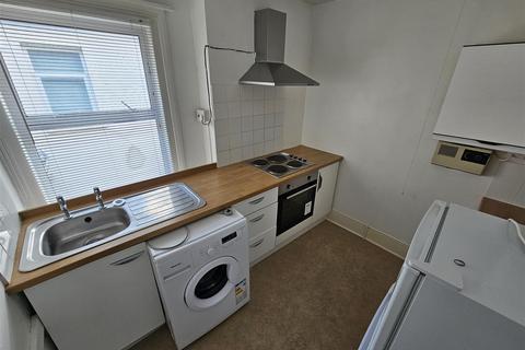 2 bedroom flat to rent, Portland Road, Hove