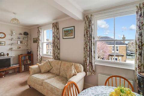 2 bedroom duplex for sale - Park Road, East Molesey
