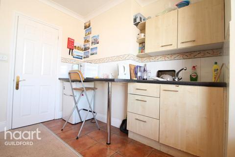 1 bedroom flat to rent, Farnham Road, Guildford