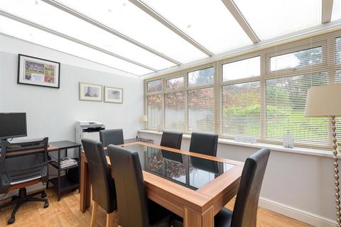 2 Laverdene Close, Sheffield, S17 4HG