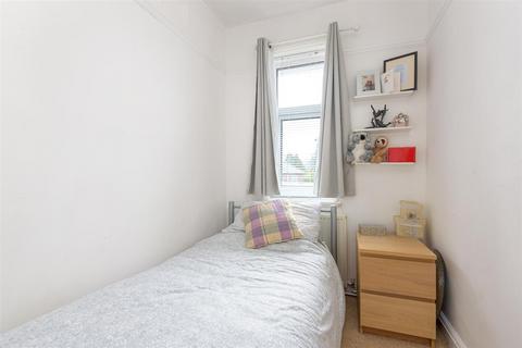 2 Laverdene Close, Sheffield, S17 4HG