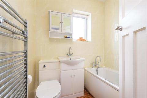2 Laverdene Close, Sheffield, S17 4HG