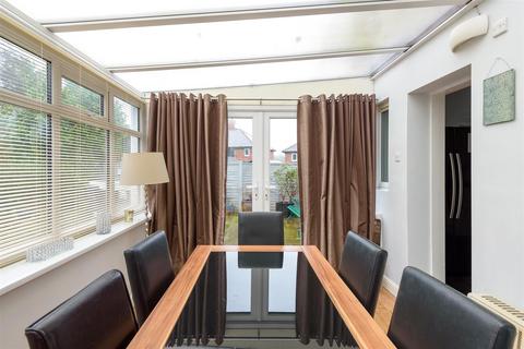 2 Laverdene Close, Sheffield, S17 4HG