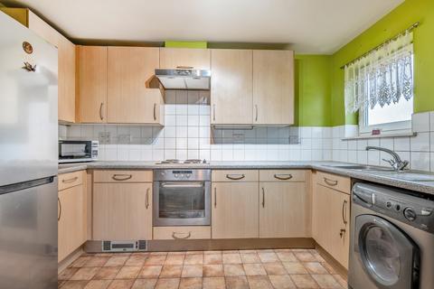 2 bedroom apartment for sale - Bergenia House, Bedfont Lane, Feltham, TW13