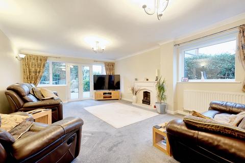 4 bedroom link detached house for sale, Riffhams Drive, Chelmsford CM2