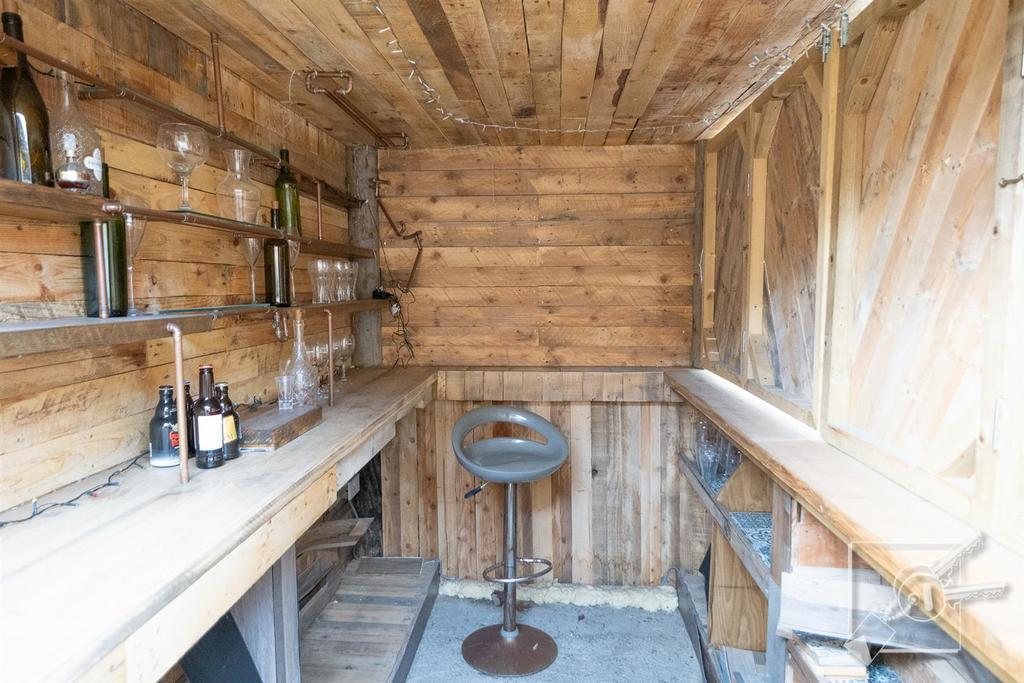 Customised Outside Snug/bar