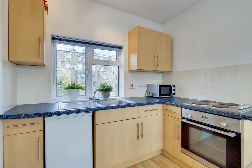 Earls Court Gardens, London SW5 Studio to rent £1,473 pcm (£340 pw)