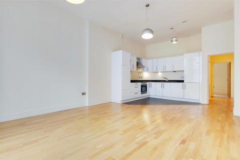 2 bedroom flat to rent - Castletown Road, London W14