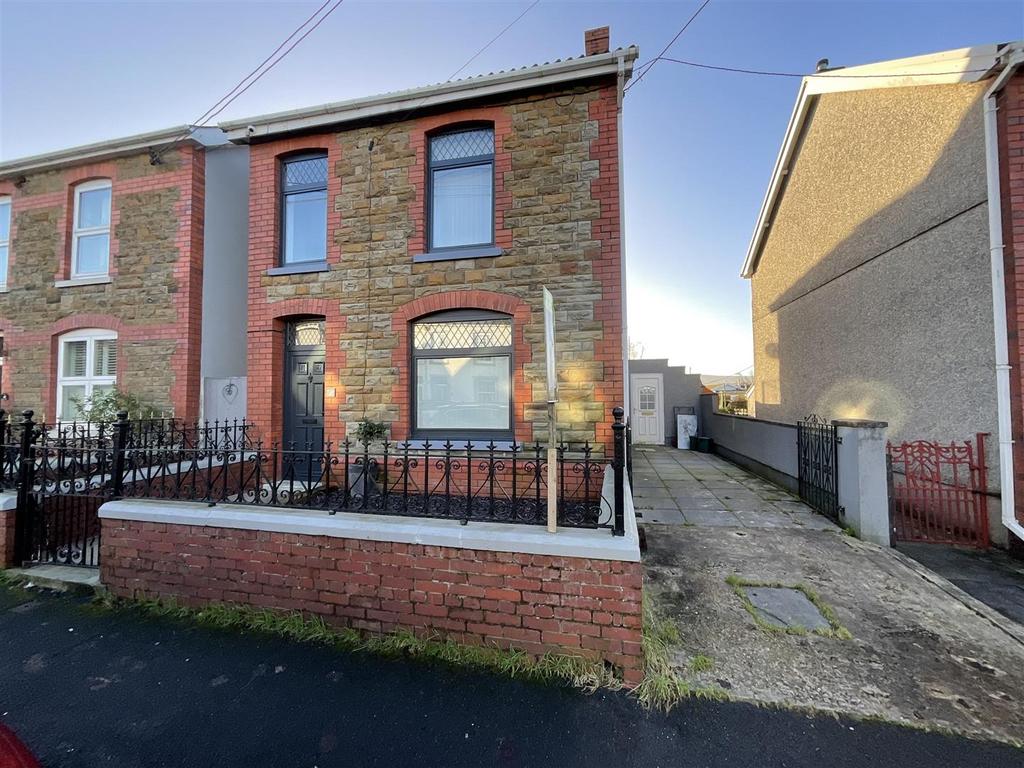Margaret Street, Ammanford 4 bed detached house for sale £267,450