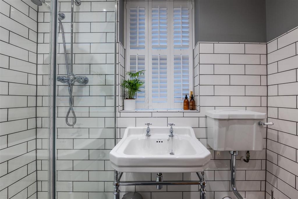 SHOWER ROOM-3.jpg