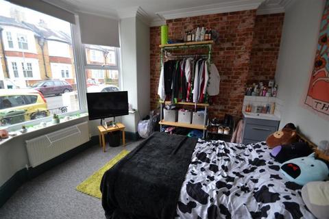 6 bedroom maisonette to rent, Compton Road, Brighton