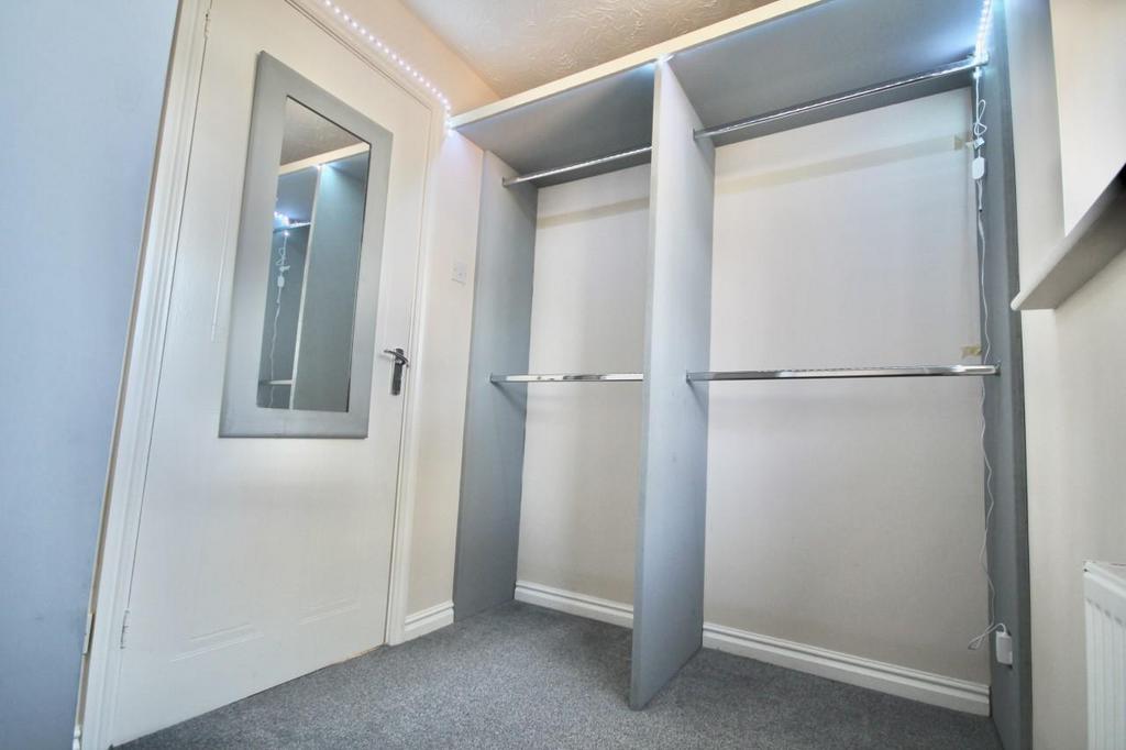 Dressing Room/Bedroom 4