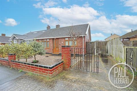 3 bedroom semi-detached bungalow for sale, Fern Avenue, Oulton Broad, NR32