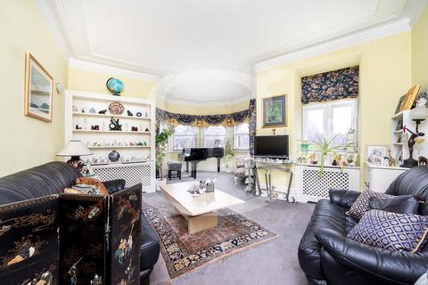 4 bedroom apartment for sale, Avenue Mansions, Hampstead NW3