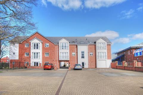 3 bedroom flat for sale, Fencer Hill Square, Gosforth, Newcastle Upon Tyne