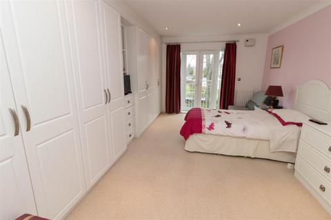 3 bedroom flat for sale, Fencer Hill Square, Gosforth, Newcastle Upon Tyne