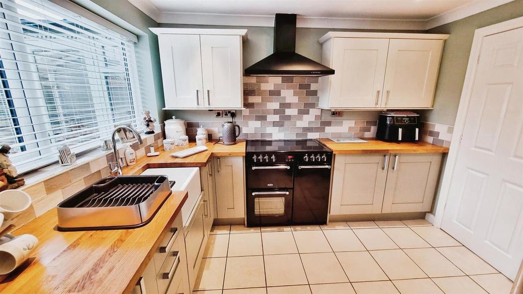 Deneside, Howden Le Wear, 4 bed semidetached house for sale £205,000