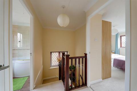 8 Apsley Way, Worthing, BN13 3RE