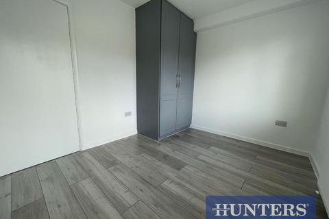 2 bedroom flat to rent, Fonthill Court, Cottington Road, Hanworth Feltham, TW13 6AF