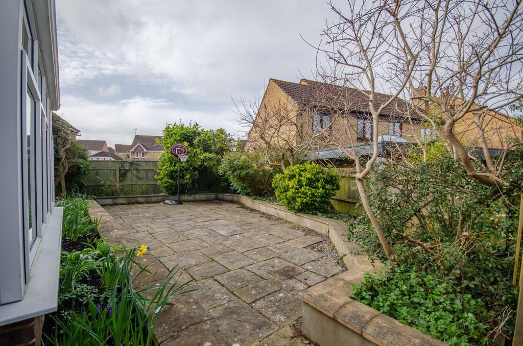 Rear garden pic 3.jpg