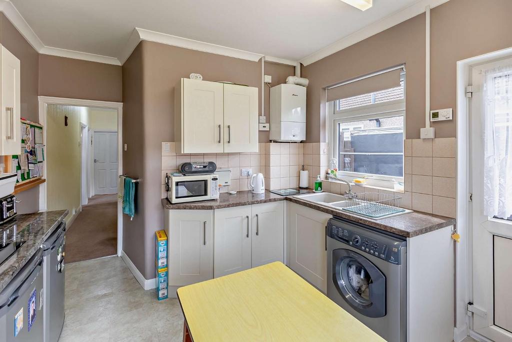 8587116-interior12-800.jpg