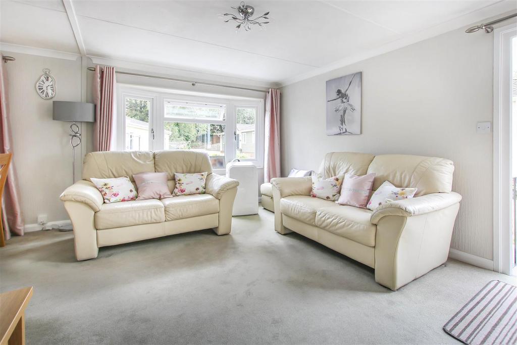 Willows Riverside Park, Windsor 2 bed park home for sale £189,950